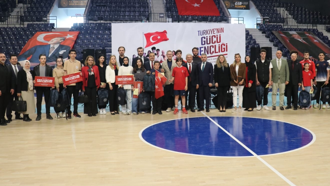 19 Mayıs Atatürk'ü Anma, Gençlik ve Spor Bayramı  Başakşehir'de Coskuyla Kutlandı